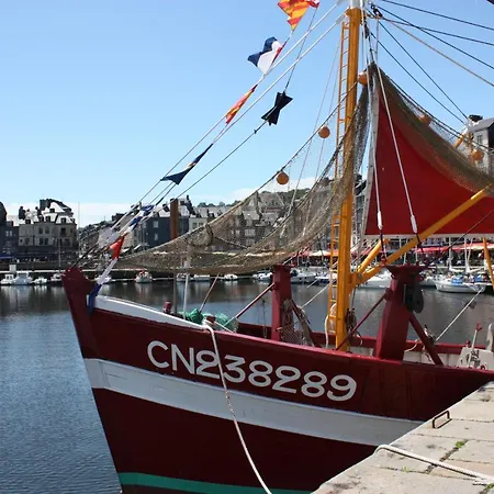 Apartament -coeur Historique -my Little Garden - Parking Gratuit 500m -la Clef De Honfleur